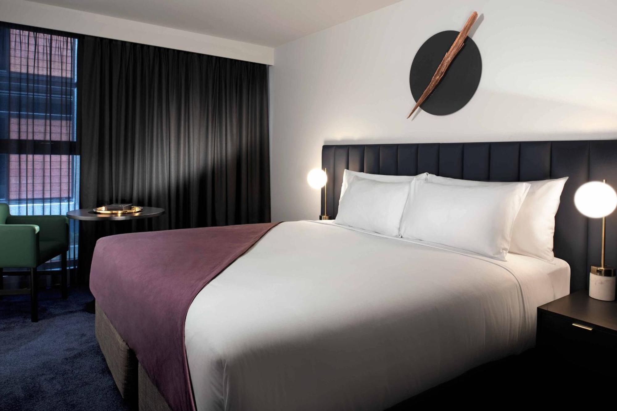 Midnight Hotel, Autograph Collection Camberra Exterior foto A bedroom at the hotel